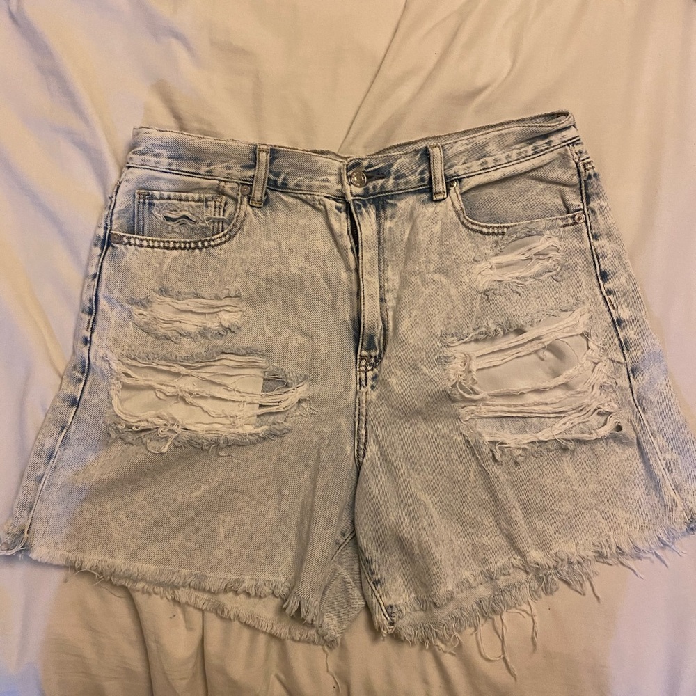 American Eagle High Rise Mom Short